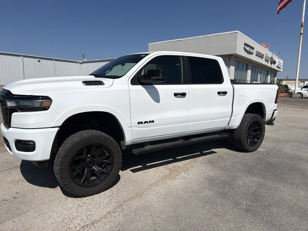 Used 2025 RAM 1500 Big Horn AWD/4WD image 3