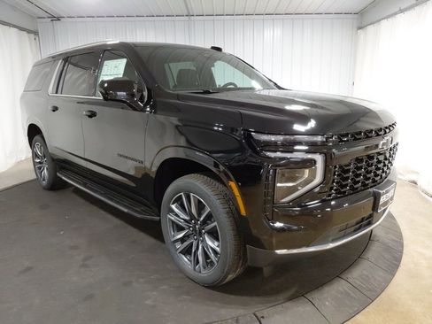 New 2026 Chevrolet Suburban LS w/ LS Custom Edition AWD/4WD image 11