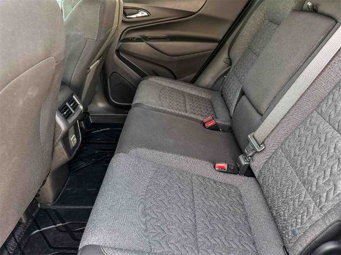 Used 2022 Chevrolet Equinox LT image 18