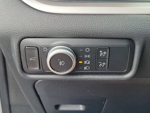 Used 2020 Ford Explorer XLT w/ Equipment Group 202A RWD image 30