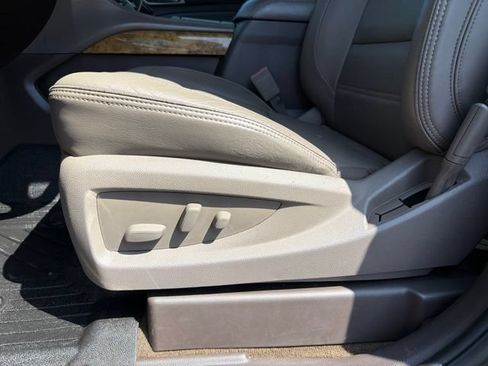 Used 2017 GMC Yukon Denali w/ Open Road Package AWD/4WD image 11