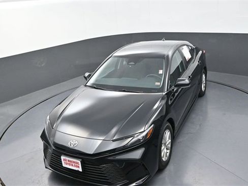 Used 2025 Toyota Camry LE image 21
