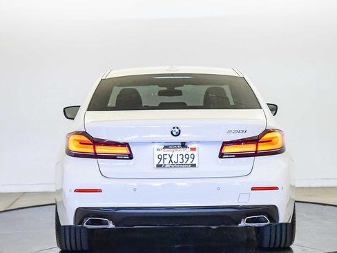 Used 2023 BMW 530i w/ Convenience Package RWD image 3