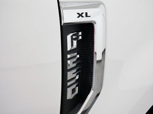 Used 2020 Ford F250 XL w/ Power Equipment Group AWD/4WD image 9