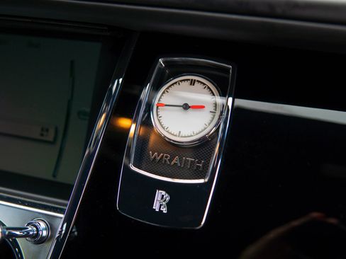 Used 2016 Rolls-Royce Wraith RWD image 37