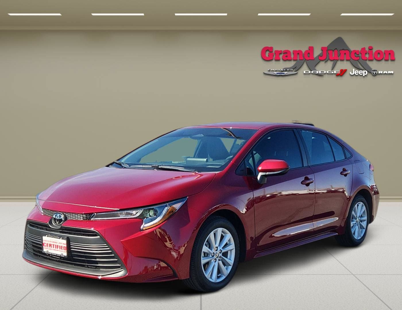 Used 2025 Toyota Corolla LE w/ LE Premium Package FWD image 3