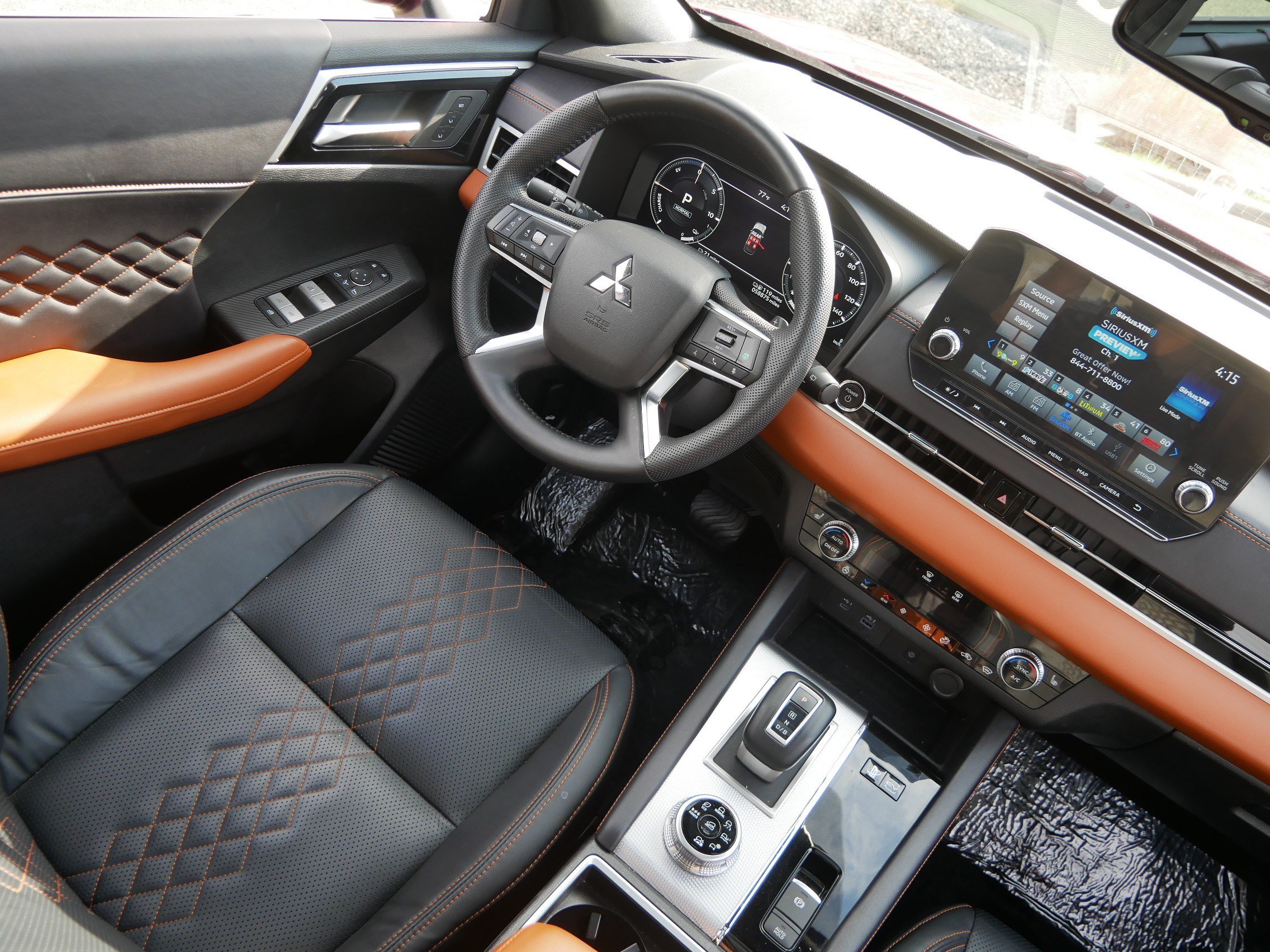 Used 2023 Mitsubishi Outlander SEL AWD/4WD image 9