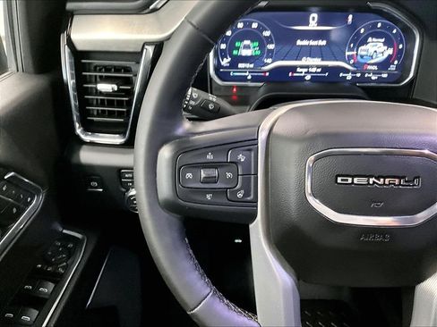 Used 2024 GMC Sierra 3500 Denali AWD/4WD image 23
