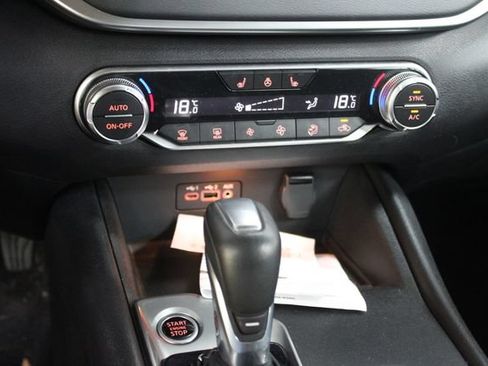 Used 2019 Nissan Altima 2.5 SV AWD/4WD image 18