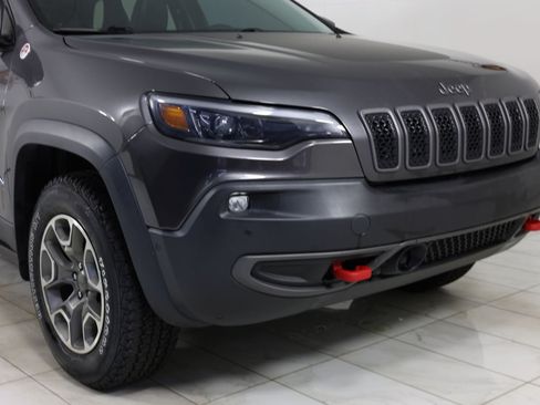 Used 2021 Jeep Cherokee Trailhawk w/ Sun, Sound & Nav Group AWD/4WD image 37