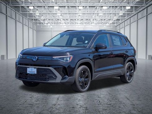 New 2026 Volkswagen Taos SE FWD image 9