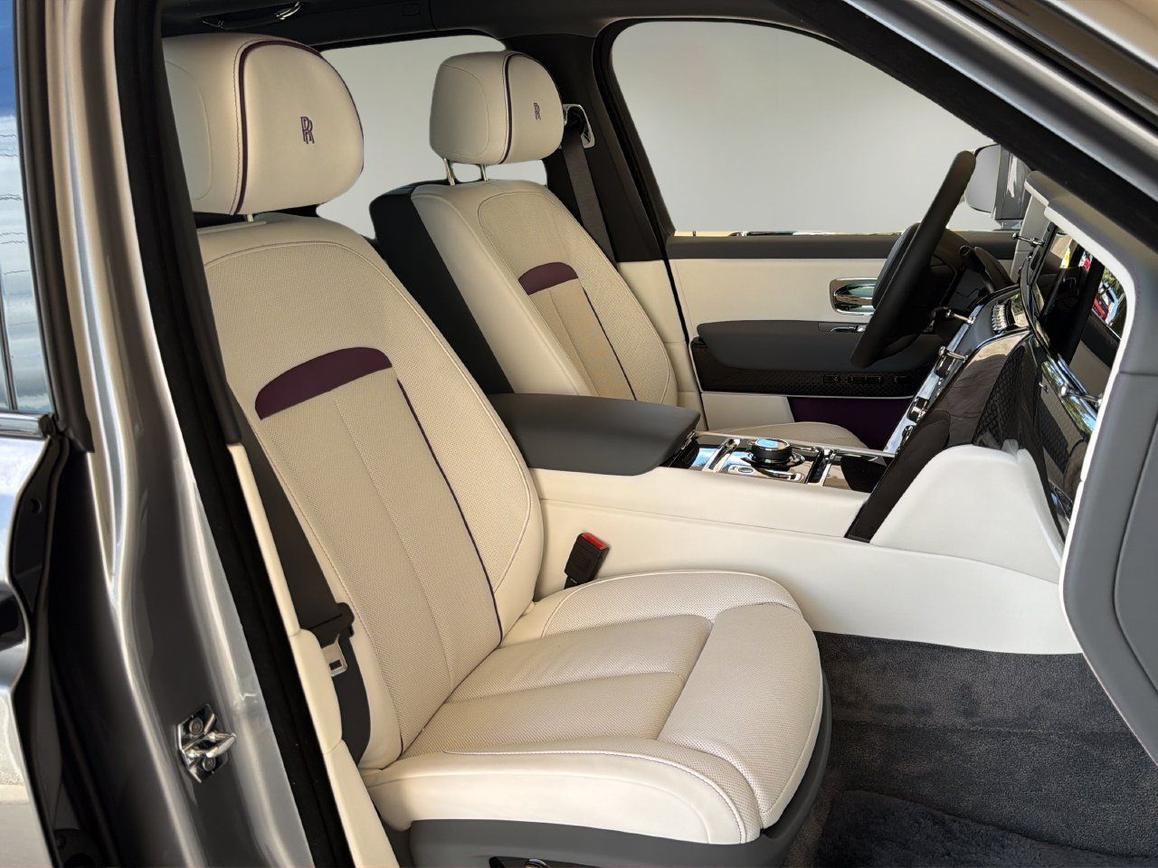 New 2027 Rolls-Royce Cullinan Black Badge AWD/4WD image 24