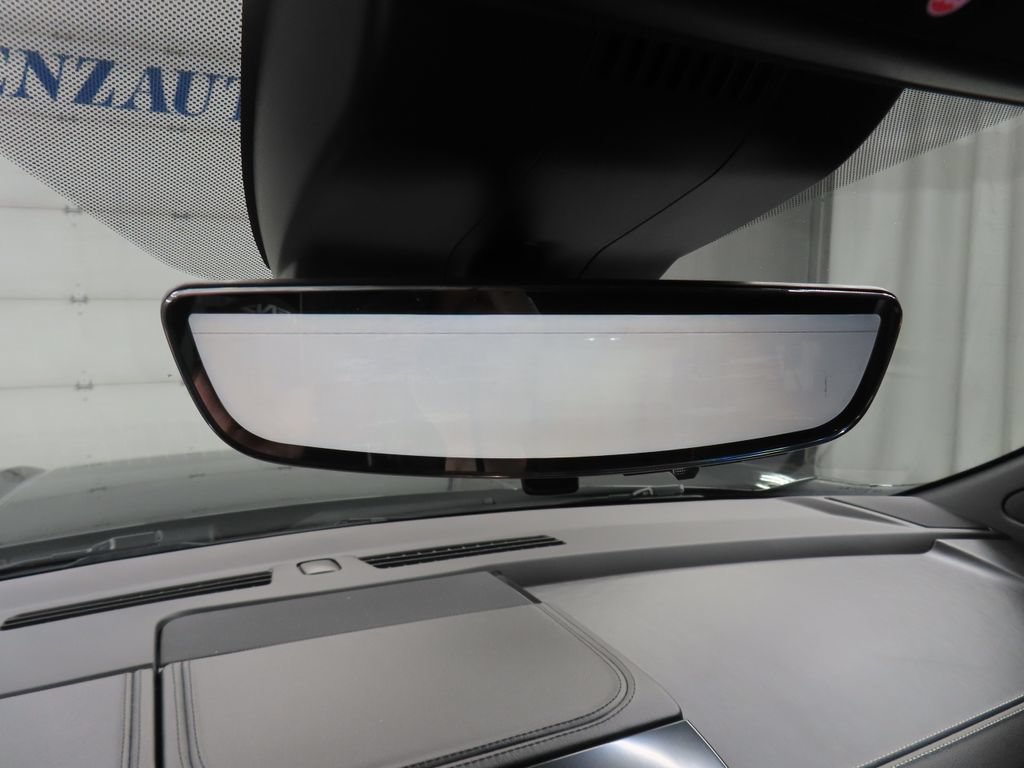 Used 2025 GMC Yukon XL Denali Ultimate AWD/4WD image 32