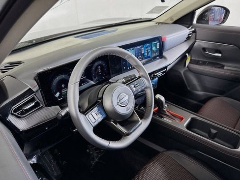 New 2026 Nissan Kicks SR w/ Cold Weather Package AWD/4WD image 9