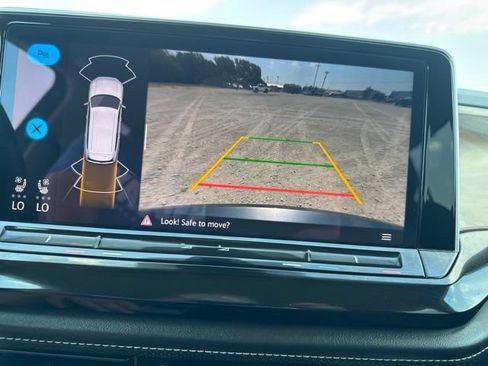 Used 2025 Volkswagen Atlas SE FWD image 12