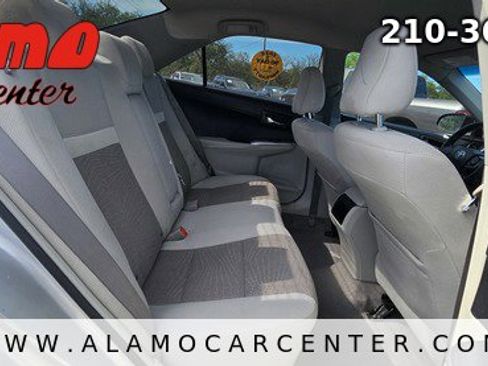 Used 2013 Toyota Camry LE image 21
