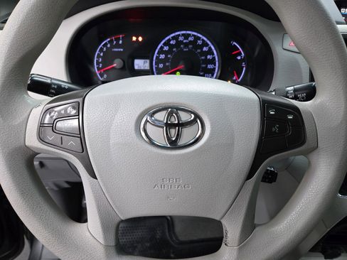 Used 2012 Toyota Sienna LE image 16