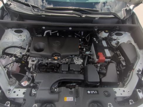 Used 2025 Toyota RAV4 XLE AWD/4WD image 31