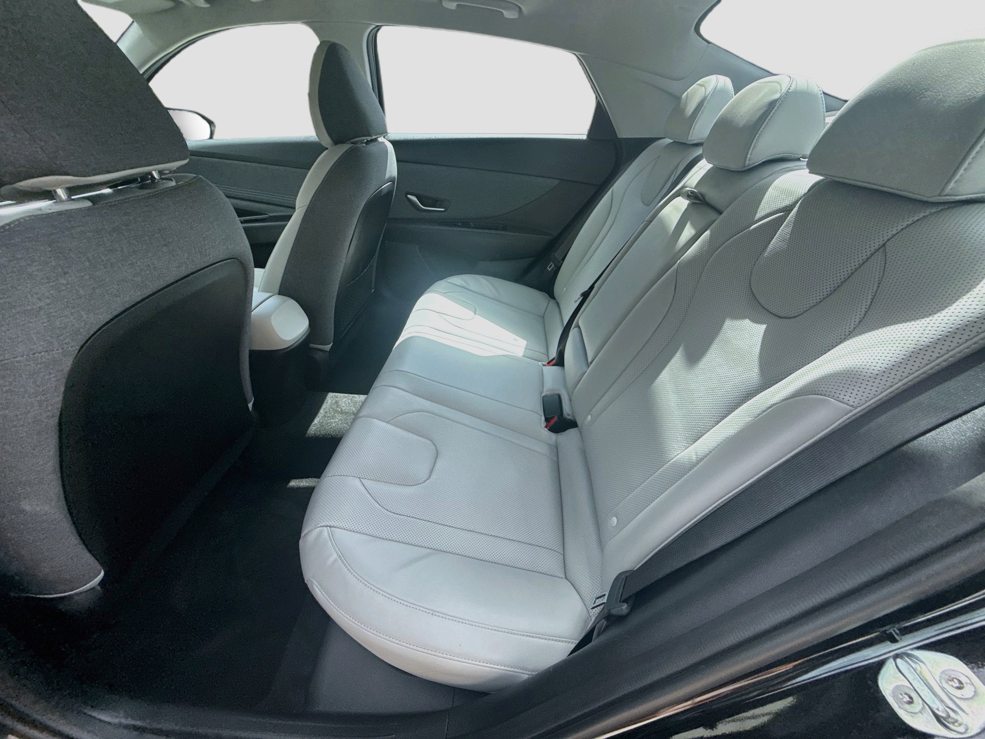 Used 2021 Hyundai Elantra Limited w/ Cargo Package FWD image 20