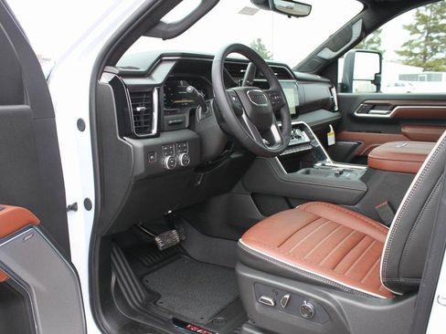 New 2026 GMC Sierra 2500 Denali Ultimate image 11