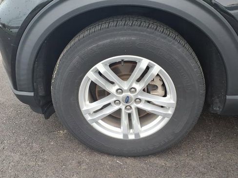 Used 2022 Ford Explorer XLT image 18