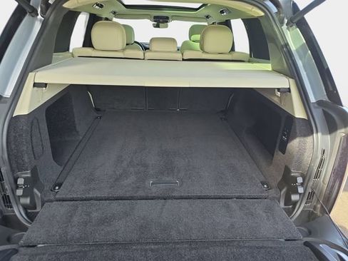 Used 2024 Land Rover Range Rover SE image 12