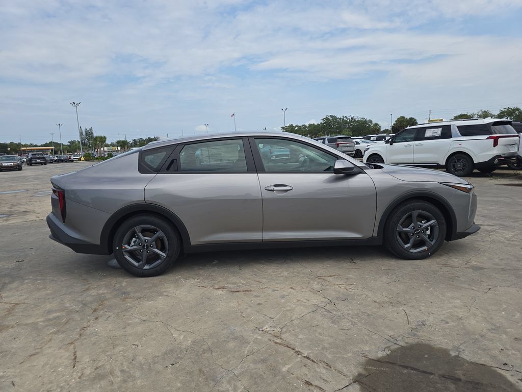 New 2026 Kia K4 FWD image 9
