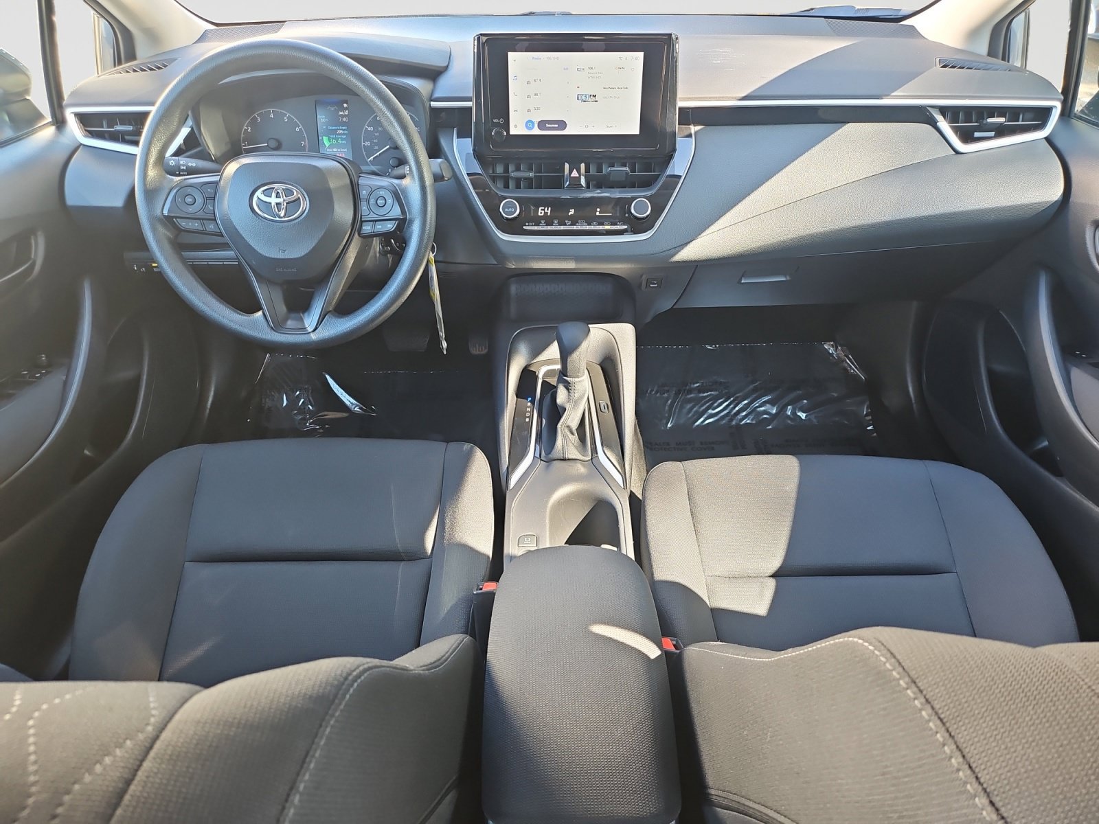 Used 2025 Toyota Corolla LE FWD image 16