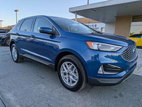 Certified 2023 Ford Edge SEL w/ Convenience Package image 2