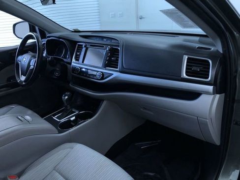 Certified 2019 Toyota Highlander Plus image 25