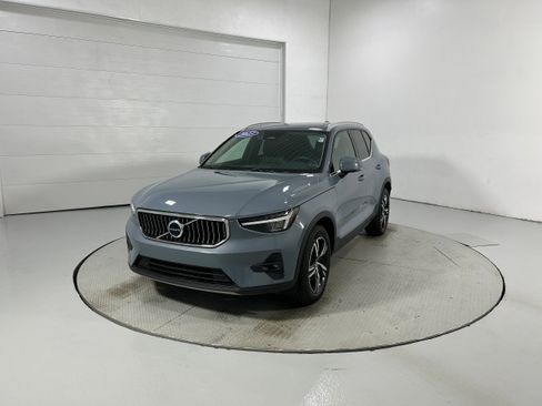 Used 2023 Volvo XC40 B5 Plus AWD/4WD image 20