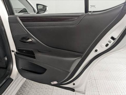 Used 2019 Lexus ES 350 w/ Premium Package FWD image 21
