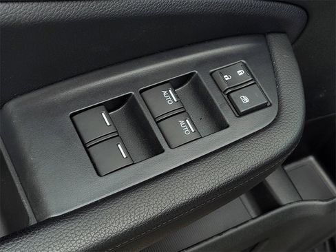 Used 2021 Honda Pilot Touring image 12