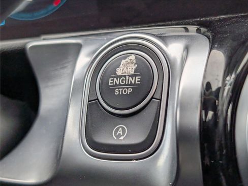 Used 2020 Mercedes-Benz GLB 250 4MATIC w/ Premium Package image 23