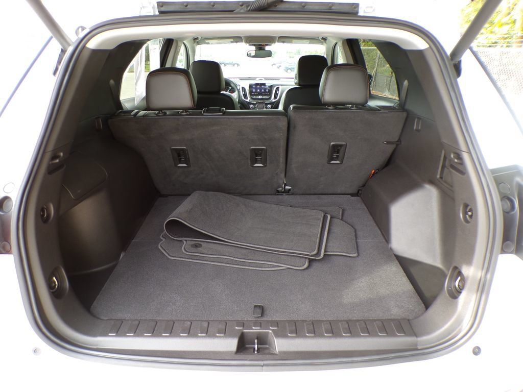 Used 2024 Chevrolet Equinox Premier AWD/4WD image 19