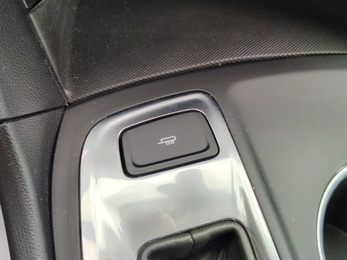 Certified 2018 Chevrolet Equinox LT FWD image 37