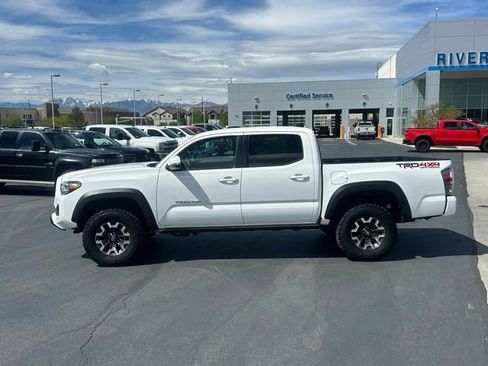 Used 2023 Toyota Tacoma TRD Off-Road w/ Technology Package AWD/4WD image 20