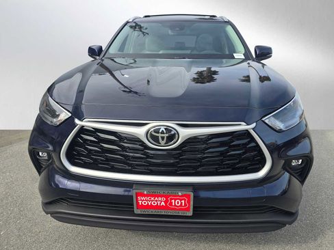 New 2026 Toyota Highlander XLE image 8