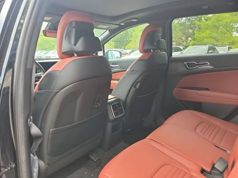 Used 2023 Kia Sportage SX FWD image 10