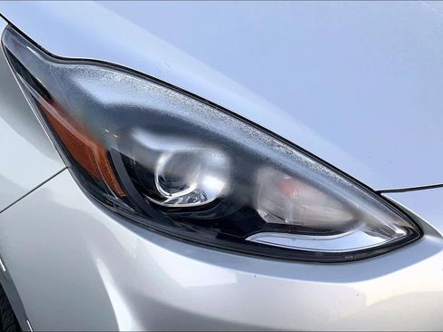 Used 2019 Toyota Prius C image 25