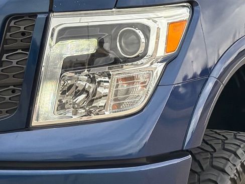 Used 2017 Nissan Titan PRO-4X w/ Pro-4x Convenience Package image 4