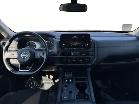 Used 2024 Nissan Pathfinder S FWD image 10