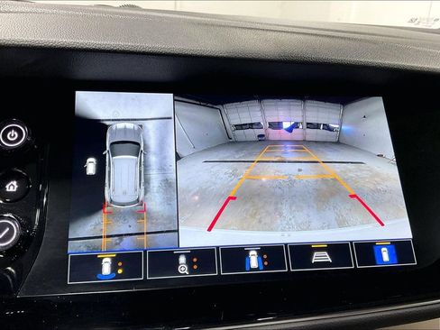 Used 2022 Buick Envision Avenir w/ Technology Package II FWD image 28