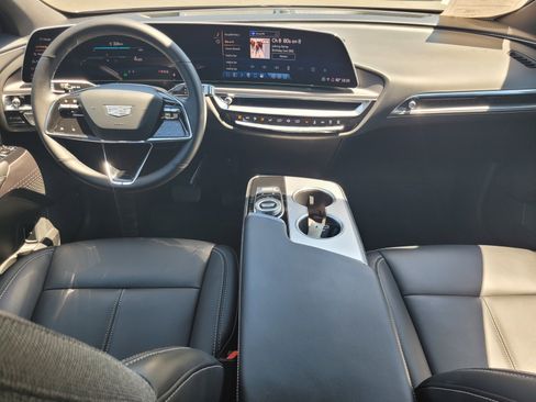 Certified 2024 Cadillac Lyriq Tech AWD/4WD image 12