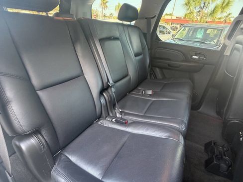 Used 2009 Cadillac Escalade AWD image 13