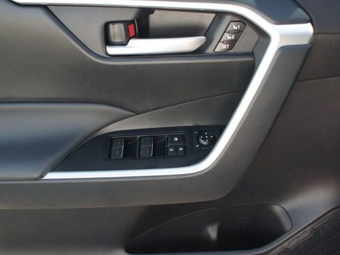 Used 2025 Toyota RAV4 XLE Premium image 28