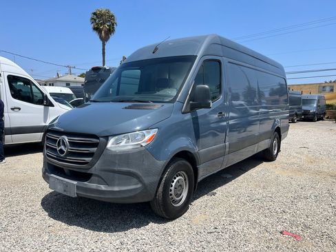 Used 2019 Mercedes-Benz Sprinter 170 image 1