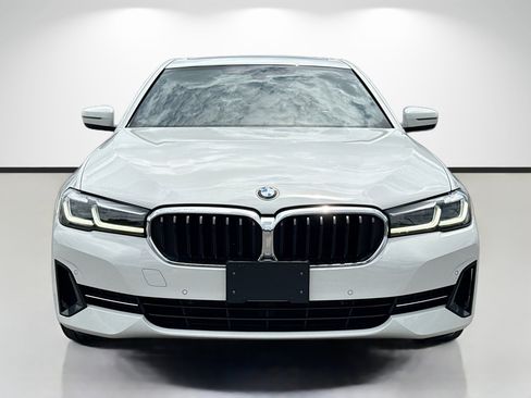 Used 2022 BMW 530i w/ Convenience Package RWD image 8