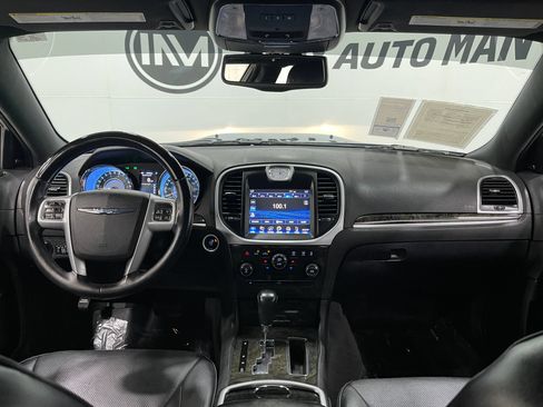 Used 2014 Chrysler 300 C AWD/4WD image 18