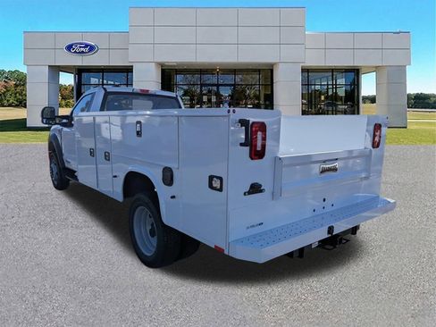 New 2025 Ford F450 XL w/ XL Chrome Package RWD image 6